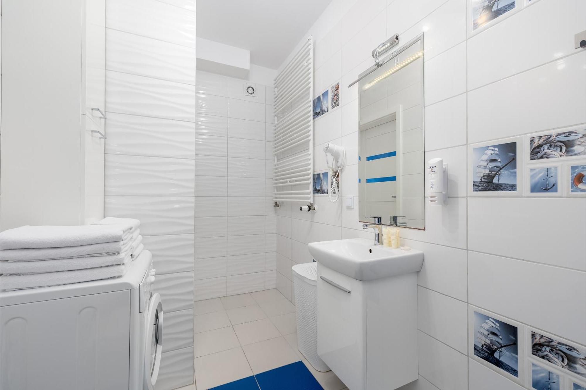 Nadmorskie 2 Sypialnie & Parking By Renters * Swinoujscie